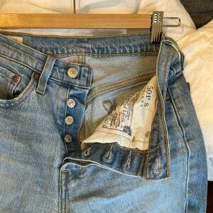 Levi’s 501 Jeans Button Fly Mom Jeans